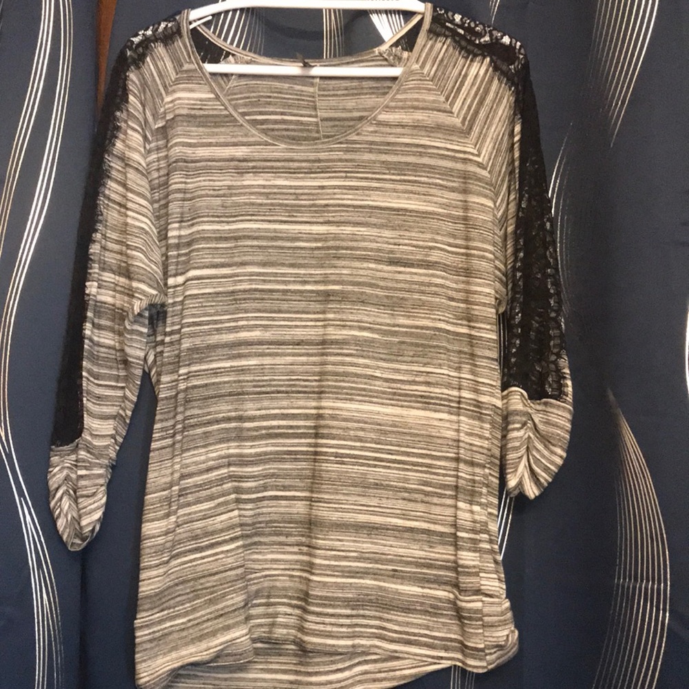 3/4 sleeve gray and white striped top with lace